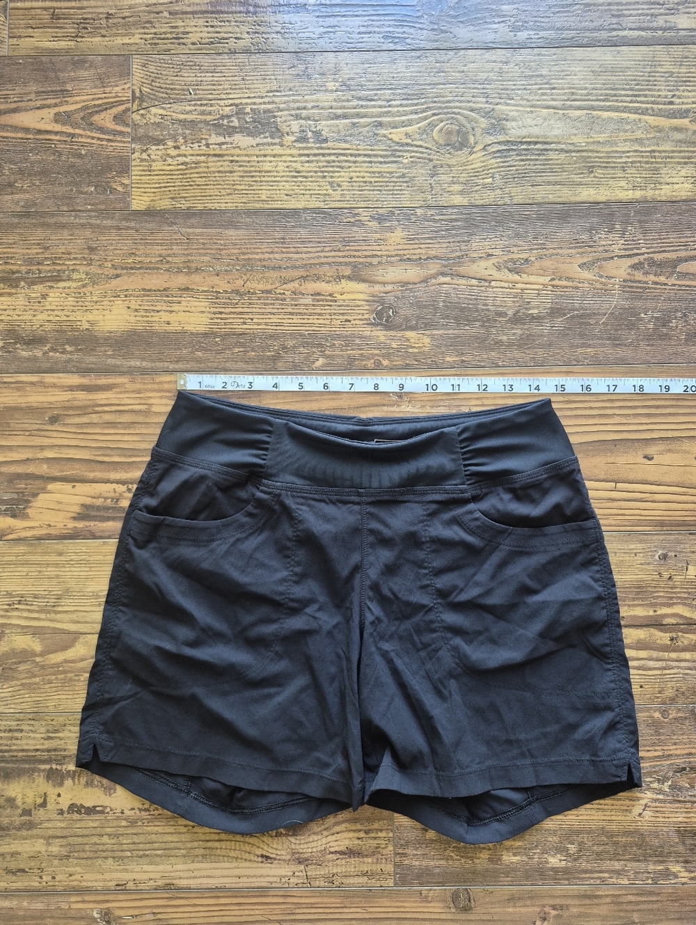 Mountain Hardwear Womens Black Hiking Shorts Size Medium - Picture 3 of 6